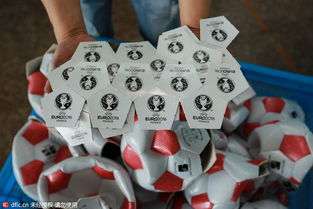 车间生产线 欧洲杯体育用品的诞生之旅